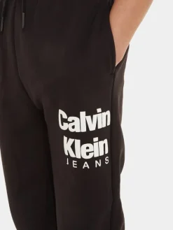 Calvin Klein Jeans Spodnie dresowe IB0IB01816 Czarny Regular Fit