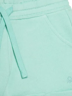 United Colors Of Benetton Szorty sportowe 3J68C901C Zielony Regular Fit